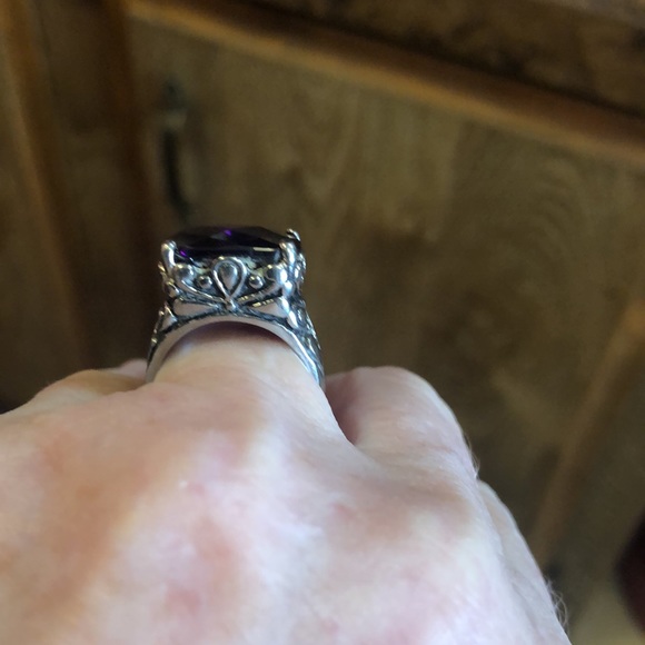 Large Purple Stone Faux Silver Ring - Picture 8 of 12